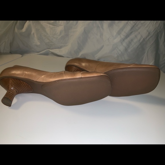NWOT Spring tan leather heels - Picture 5 of 5